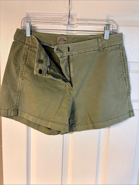 J. Crew Factory Pants - J.Crew Women's Bermuda Shorts in Green Size 8 Like New